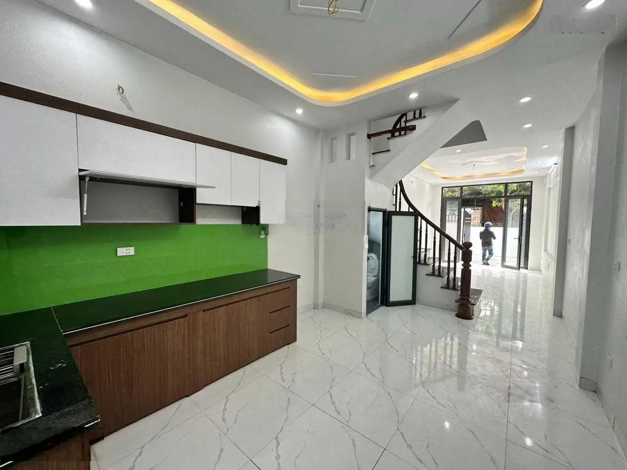 Dưới 2 tỷ nhà Phụng Châu 34m2x4T ô tô cách 10m. 2p ra đến chợ, trường học chỉ 1,83tỷ