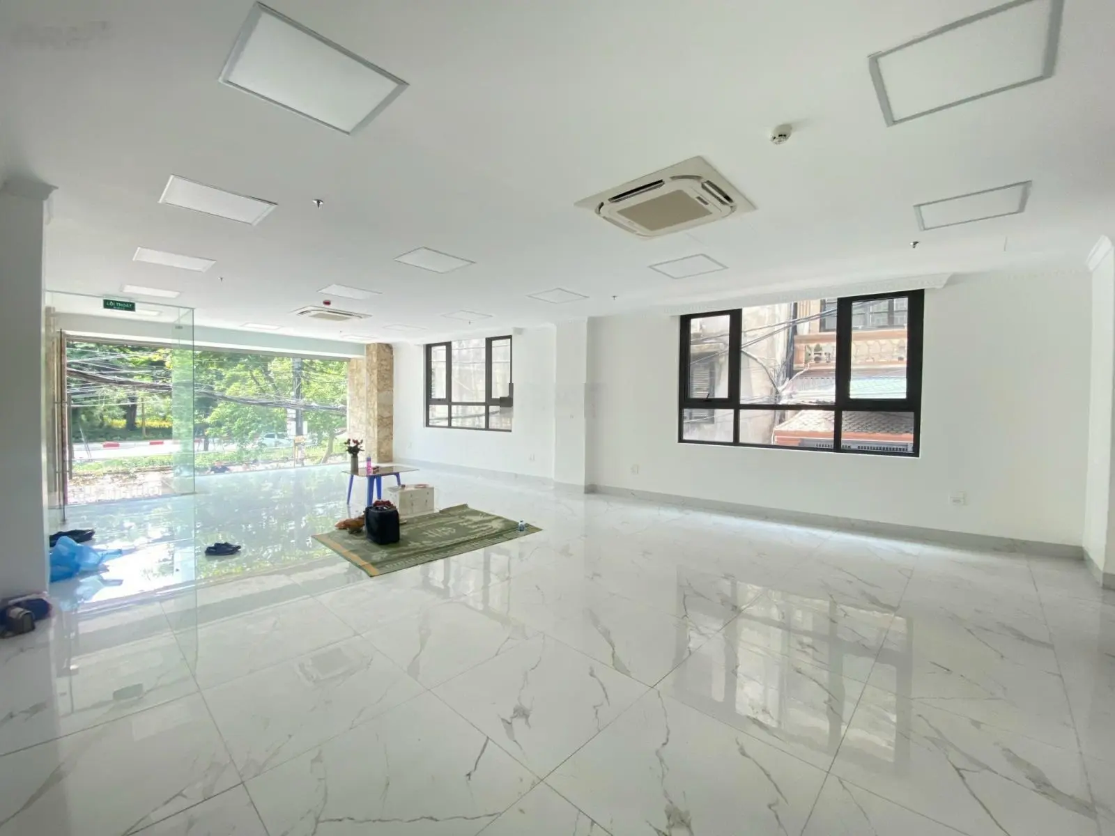 Chính chủ cần bán toà nhà 9 tầng tại Hoàng Quốc Việt, diện tích 126m2, lô góc. Giá 51 tỷ