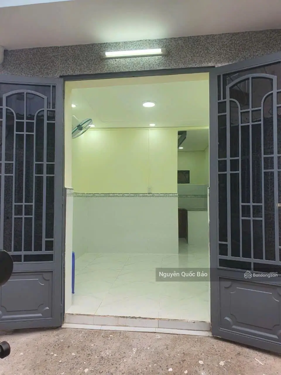Nhà ngộp ngay gần ngã tư Trung Chánh ngay mặt đường Tô Ký 12 65m2 đang cho thuê 4tr/tháng. SHR