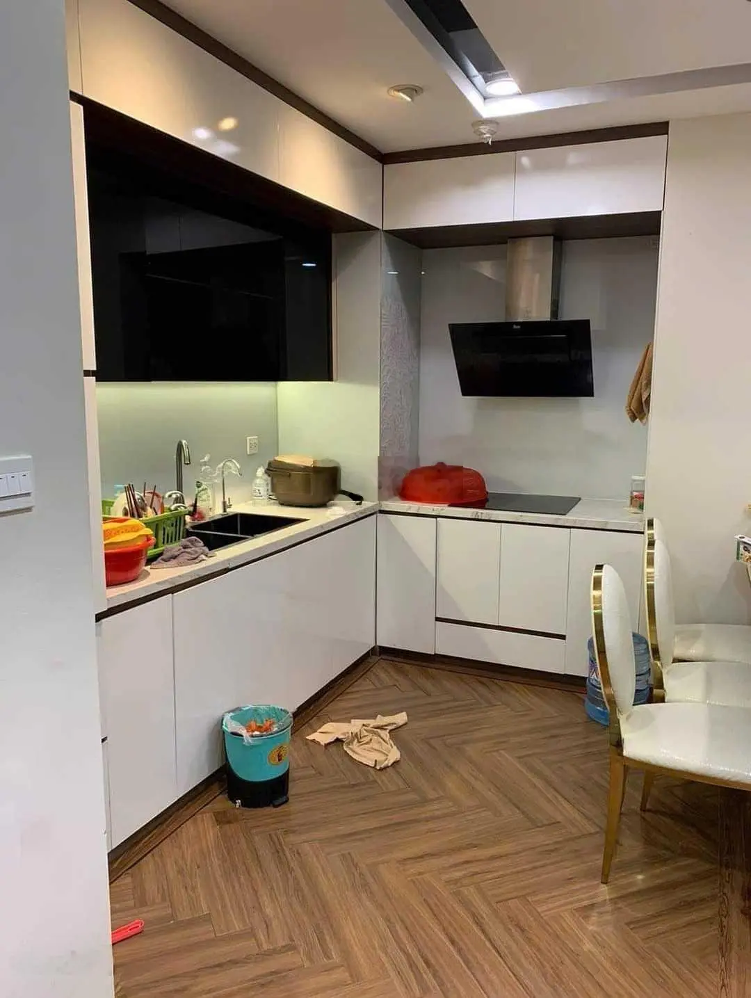 TÒA C4 - NGUYỄN CƠ THẠCH - tòa C4- Dt 85m (3N-2W)- Giá: 4,1 tỷ Sẵn sổ, NT full Lh 0948 886 ***
