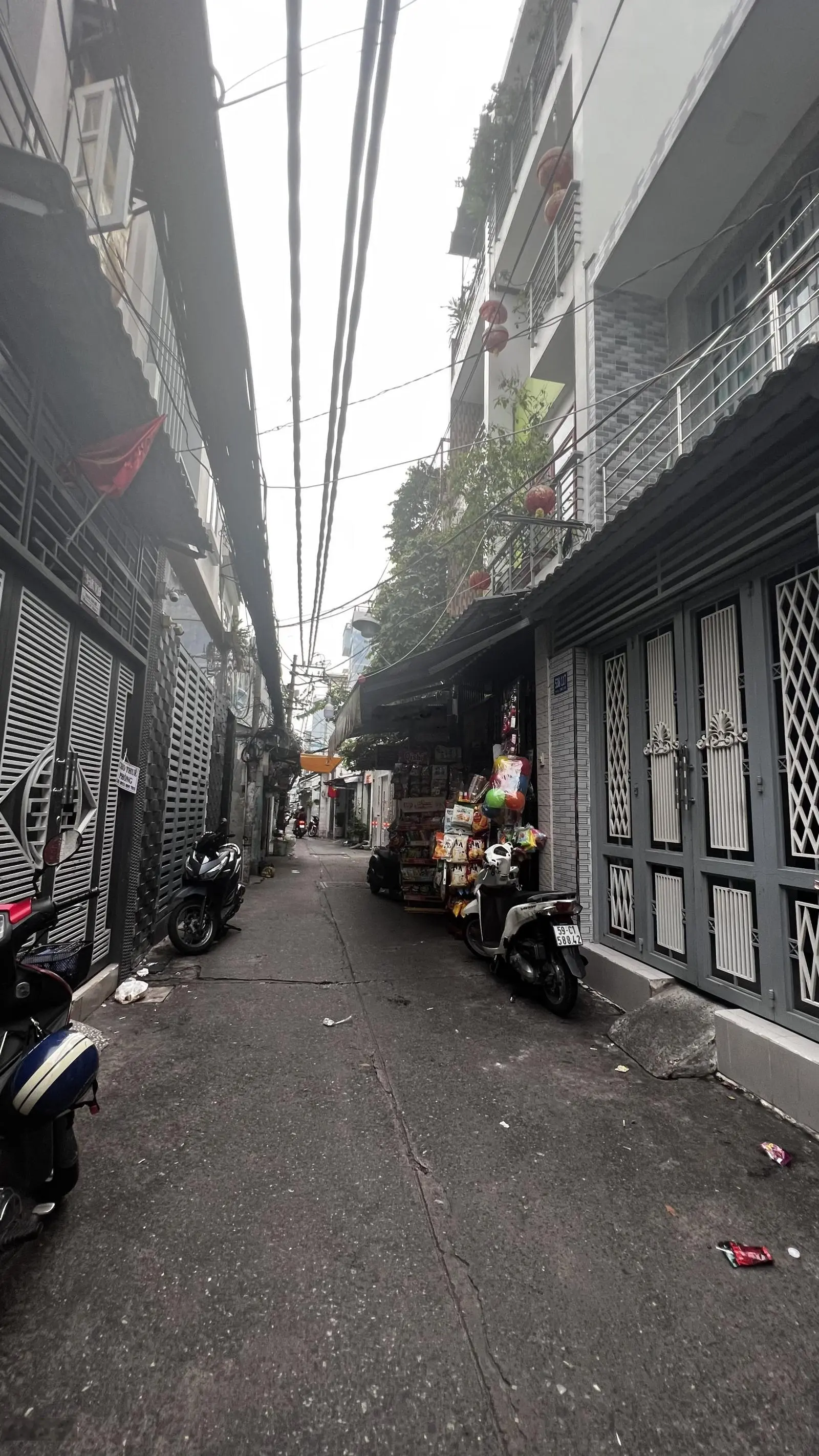 Bán căn hộ dịch vụ hẻm 538 Đoàn Văn Bơ, Quận 4, hẻm rộng 4m 14 phòng doanh thu 50tr