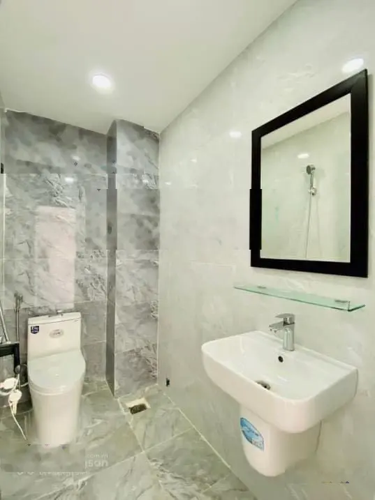 Bán nhà Lĩnh Nam 30mx5T, giá 4,5tỷ, 20m đường oto, 50m oto tránh, gần cầu Mai Động, hồ Vĩnh Hoàng