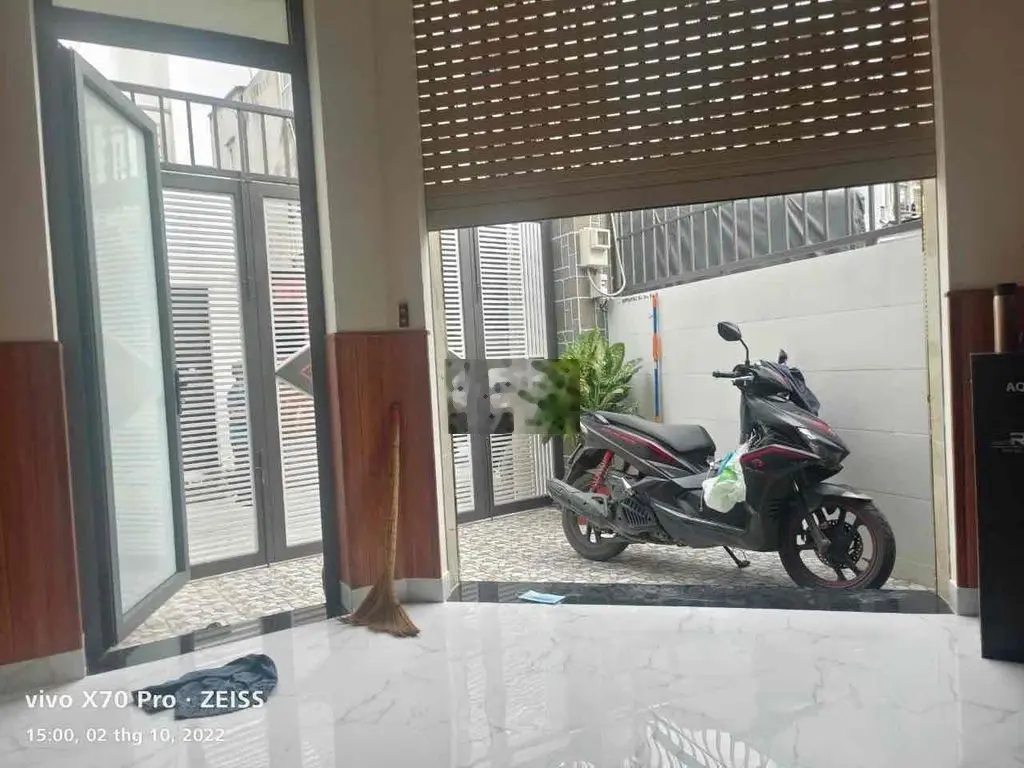 Bán gấp nhà DS 9, BHH, BT Giá 3ty8 TL 4x10, trệt 2 lầu và Sân Thượng