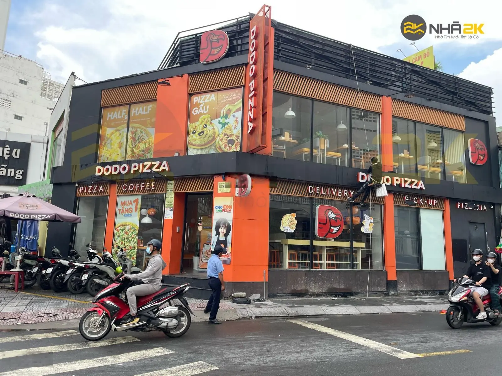 Độc tôn! 2MT Đặng Dung - Trần Nhật Duật, Quận 1, 10x20m, 4 Tầng - HĐT: 220 triệu, giá 80 tỷ