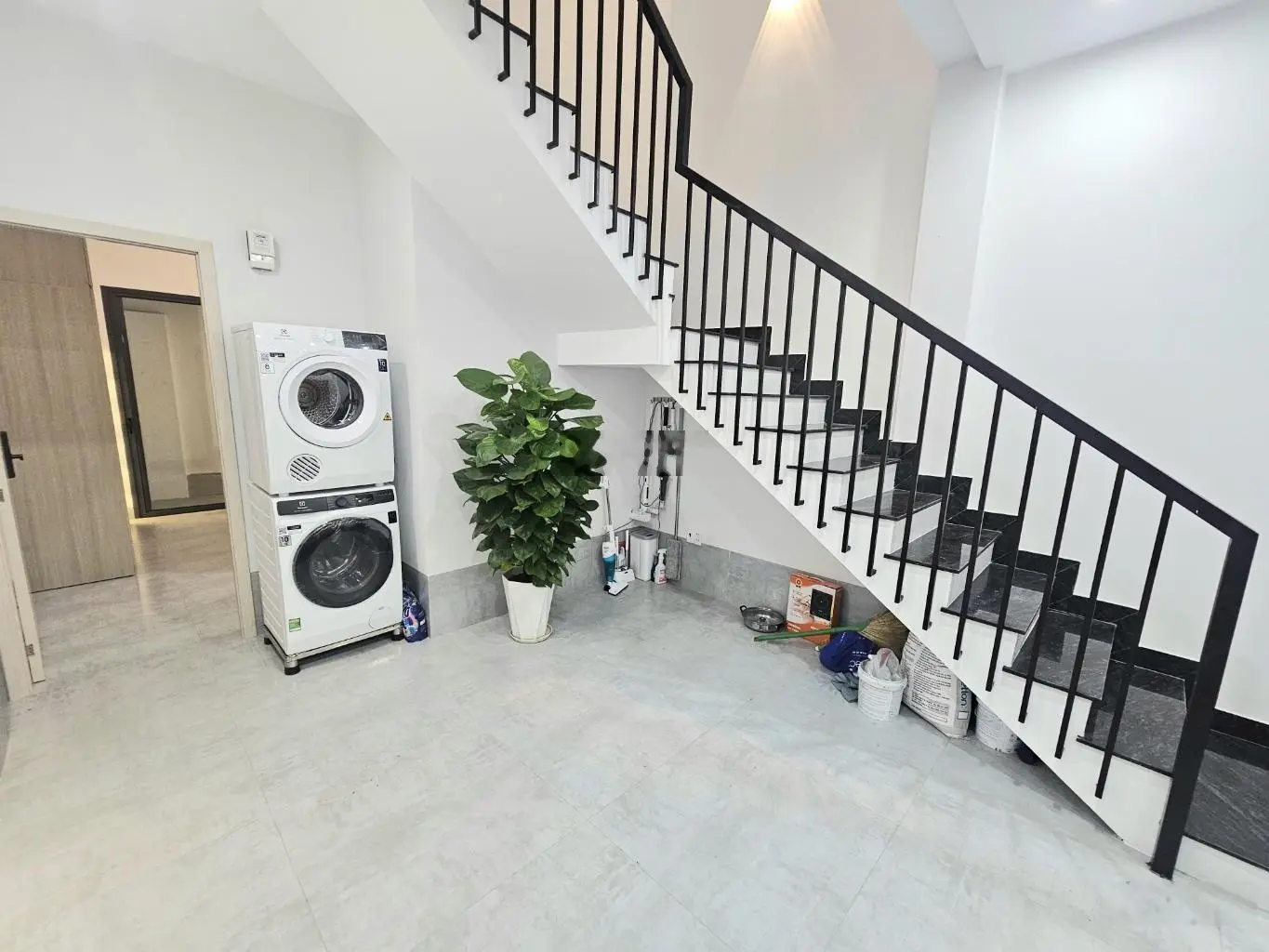Bán nhà 4 tầng - chdv - đường ô tô - nội thất cao cấp - linh trung - hoàng diệu 2 - võ văn ngân