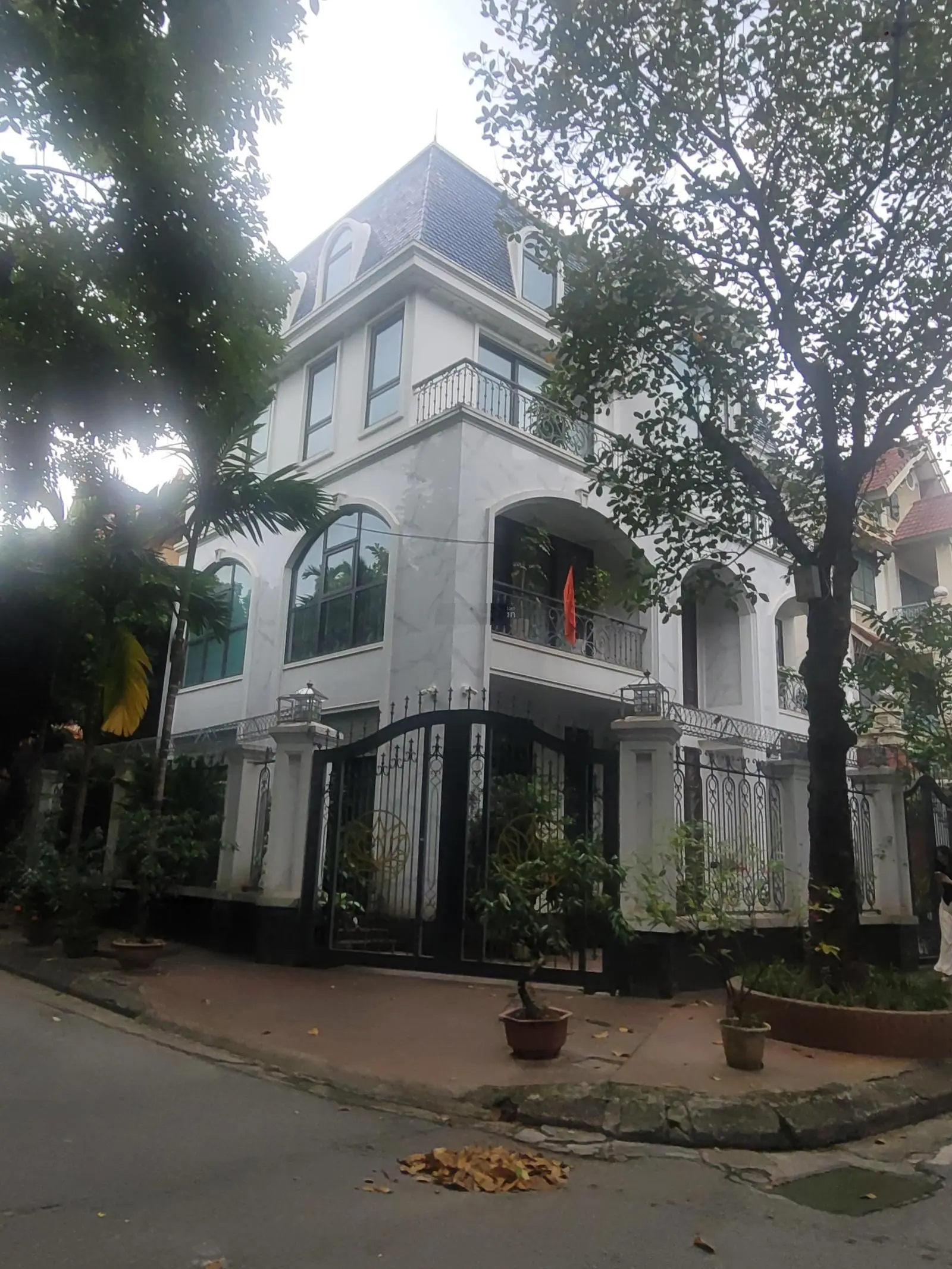 Siêu hiếm! Giá đầu tư biệt thự phố Liễu Giai, nội thất 4*, ô tô tránh, ở luôn, quận Ba Đình