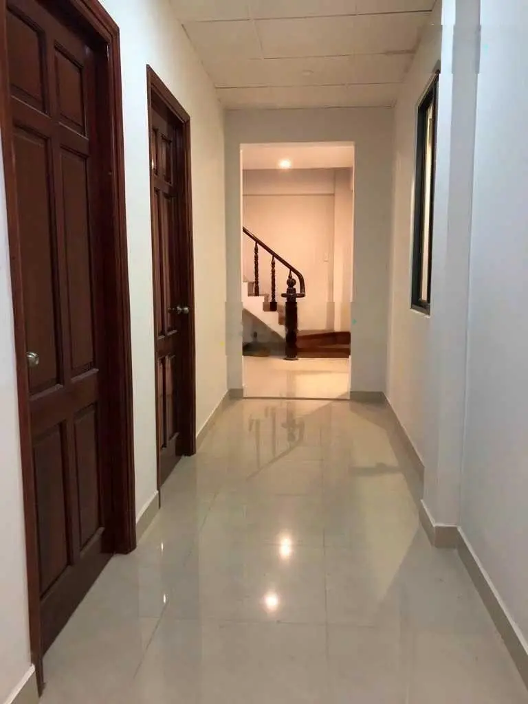 Nhà 2 tầng, ngay sát ngã tư Tô Ngọc Vân, Phạm Văn Đồng, Chợ Thủ Đức, DT 98m2 giá chỉ 4.1 tỷ.