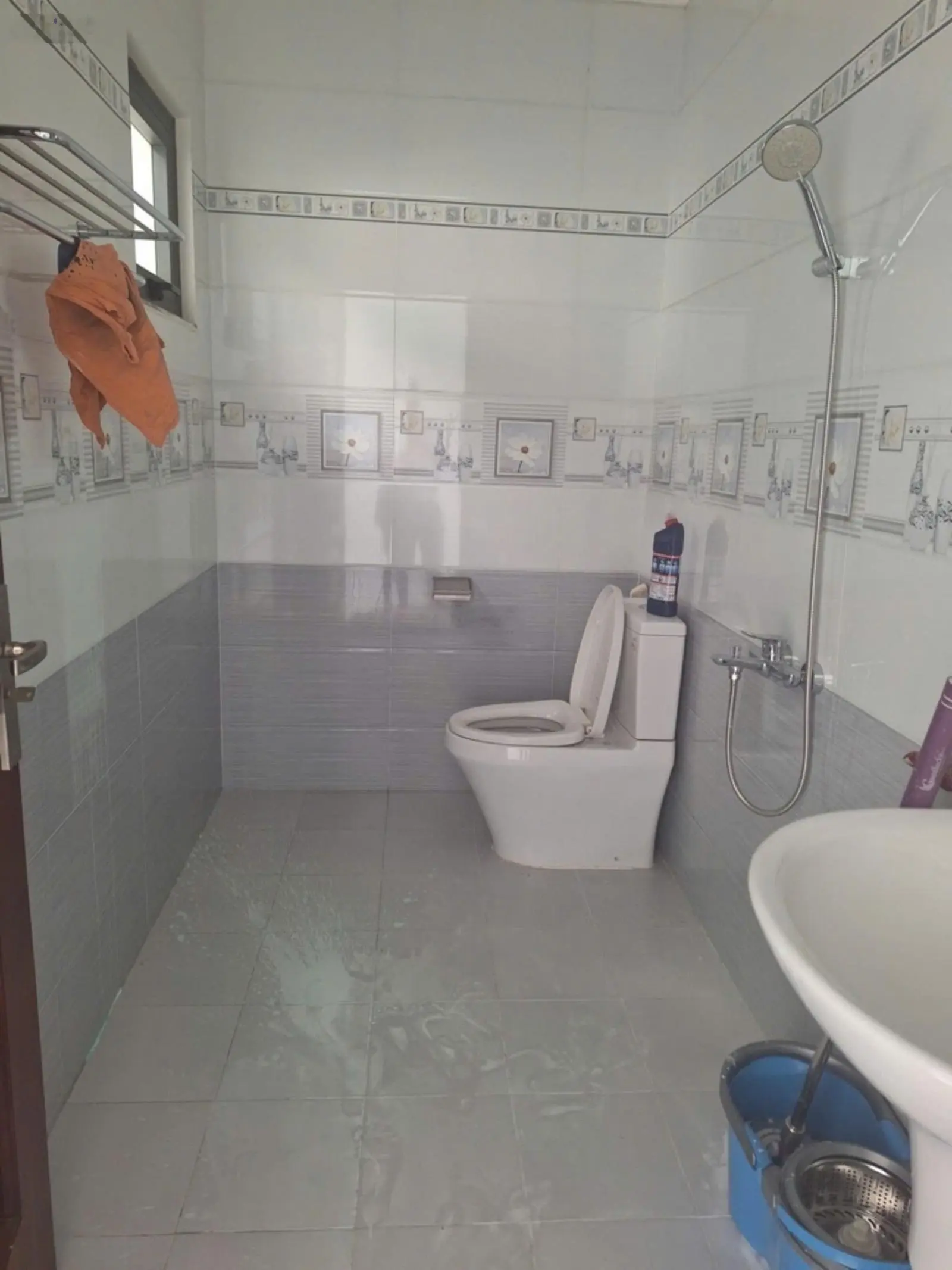 Nhà mặt tiền đường Phạm Văn Đồng vị trí đẹp kế GigaMall- nhà 1T3L hoàn công - giá giảm còn 19 tỷ TL