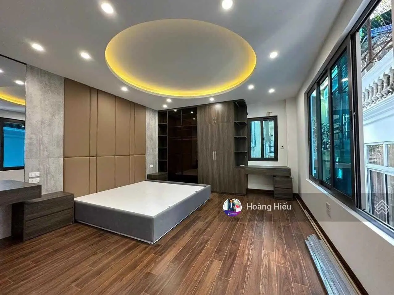 Bán nhà Cầu Giấy 6 tỷ, mới đẹp, gần phố, nhà cực đẹp, tặng nội thất, lô góc 2 thoáng, 40m2, 5T