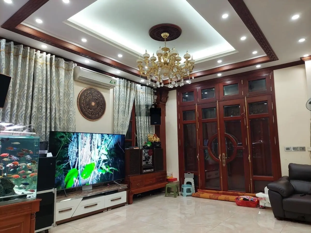 Bán nhà mặt phố Vạn Phúc, Ba Đình, DT 101m2 * 5 tầng, MT 4.5m giá: 35 tỷ