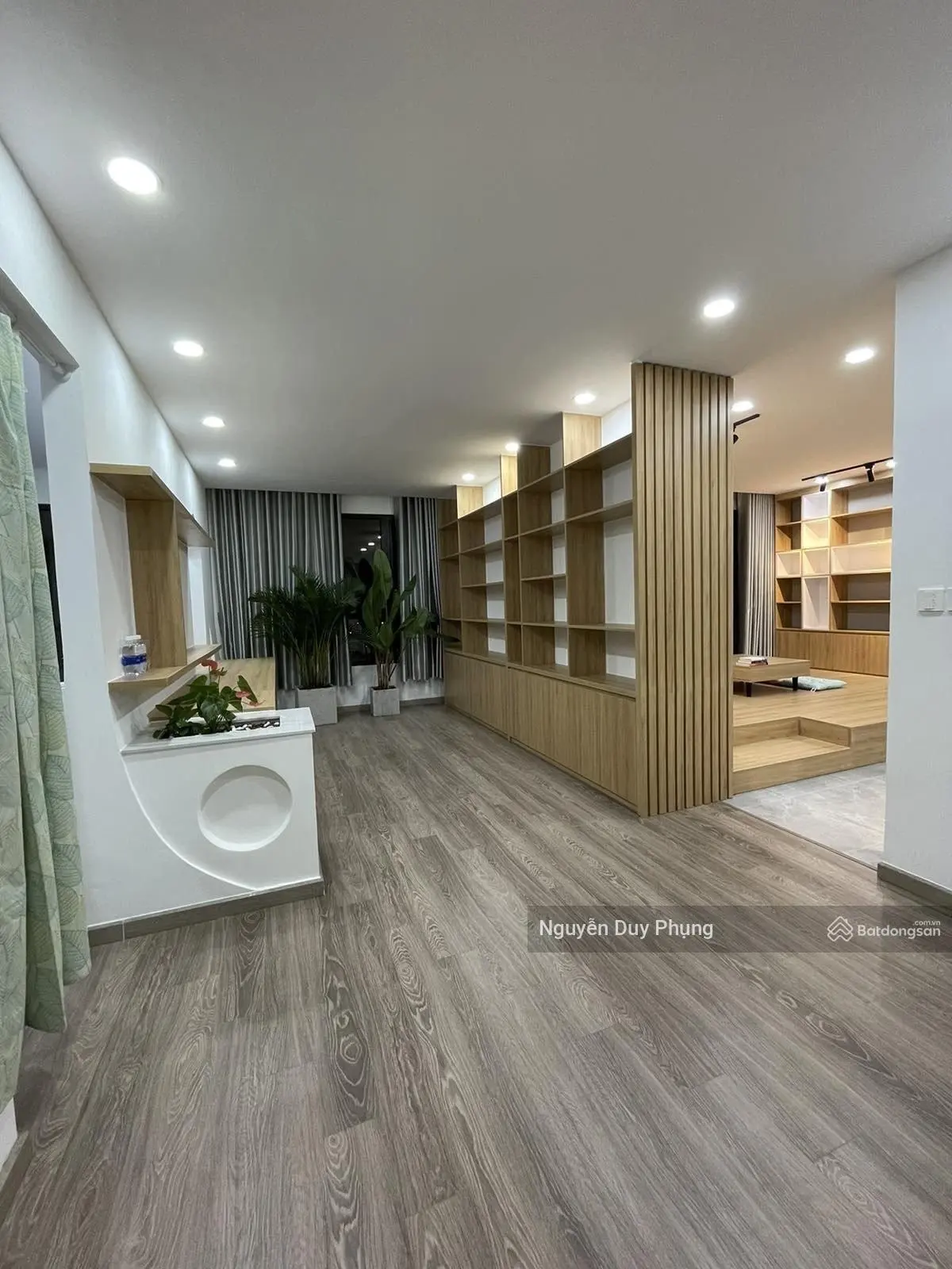 Cần bán 5 Căn hộ The View, diện tích 105m2, 2PN-2WC, nội thất cơ bản, tầng cao, view sông Sài Gòn.