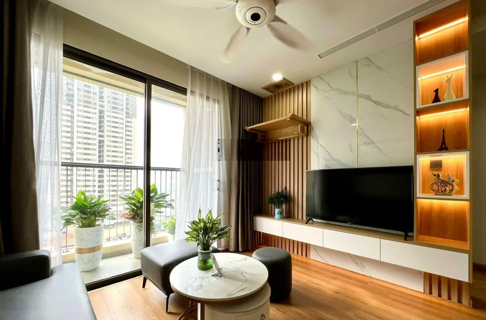 Do không còn sử dụng nên tôi bán căn hộ 71.5m2 tại Sky Park.Thiết kế 2pn.Sẵn sổ,full đồ giá 6 tỷ