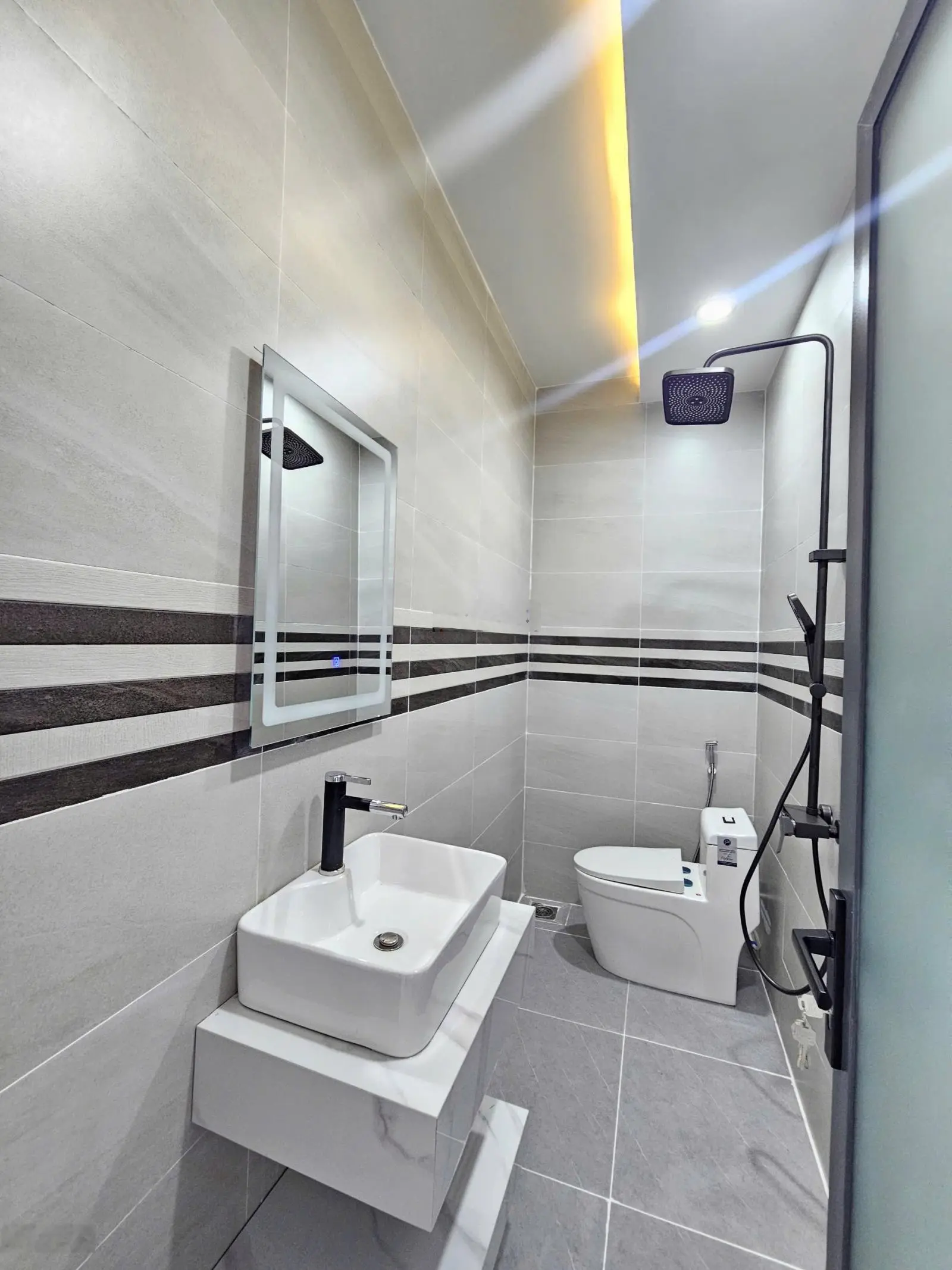 Nhà hoàn công KDC đồng bộ, cách DT743 chỉ 300 m. Đường 12m thông