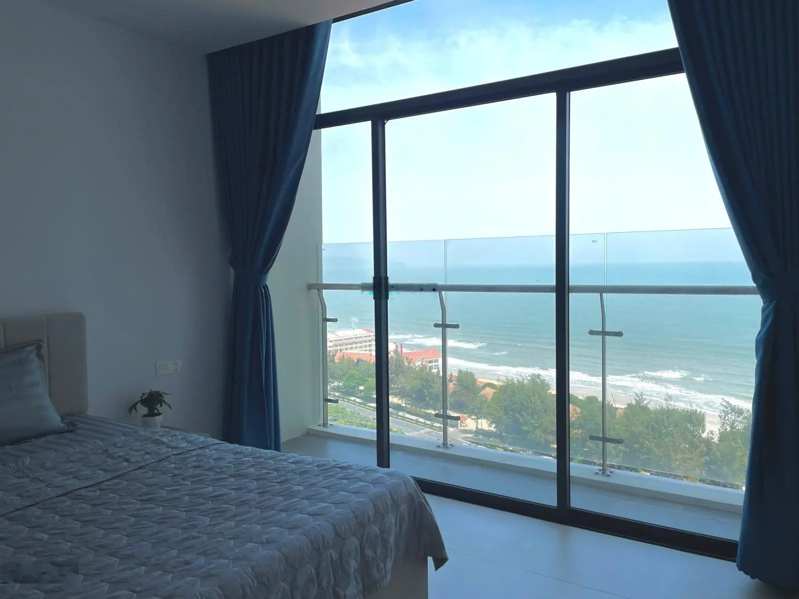 Bán CSJ Tower sát Thuỳ Vân 59m2 1PN view đẹp - Tặng lại toàn bộ nội thất - Giá chỉ 3 tỷ