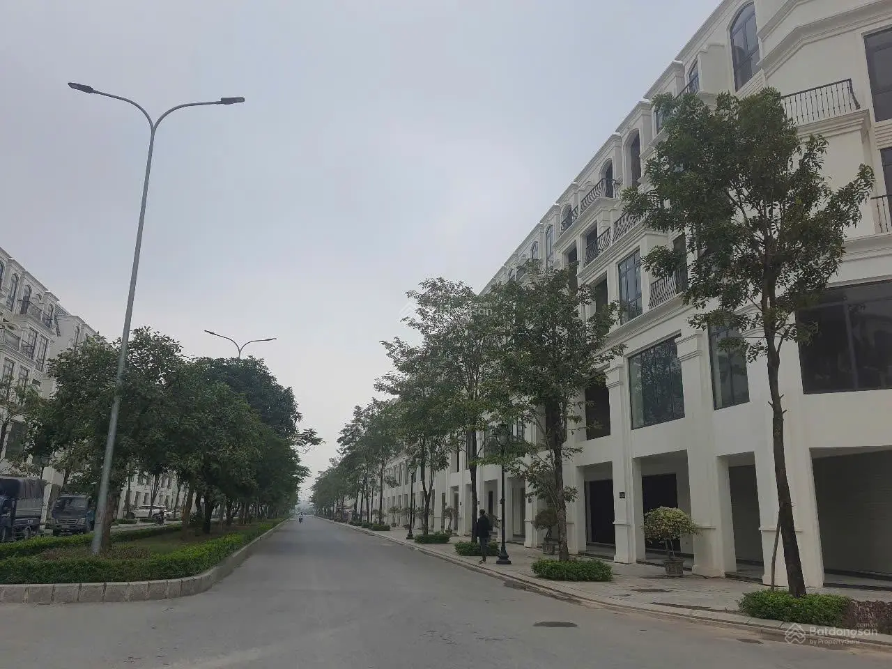 Cần bán nhanh liền kề Anh Quốc dự án Hinode Royal Park. Diện tích 100m2 giá 21 tỷ. LH: 0966761190