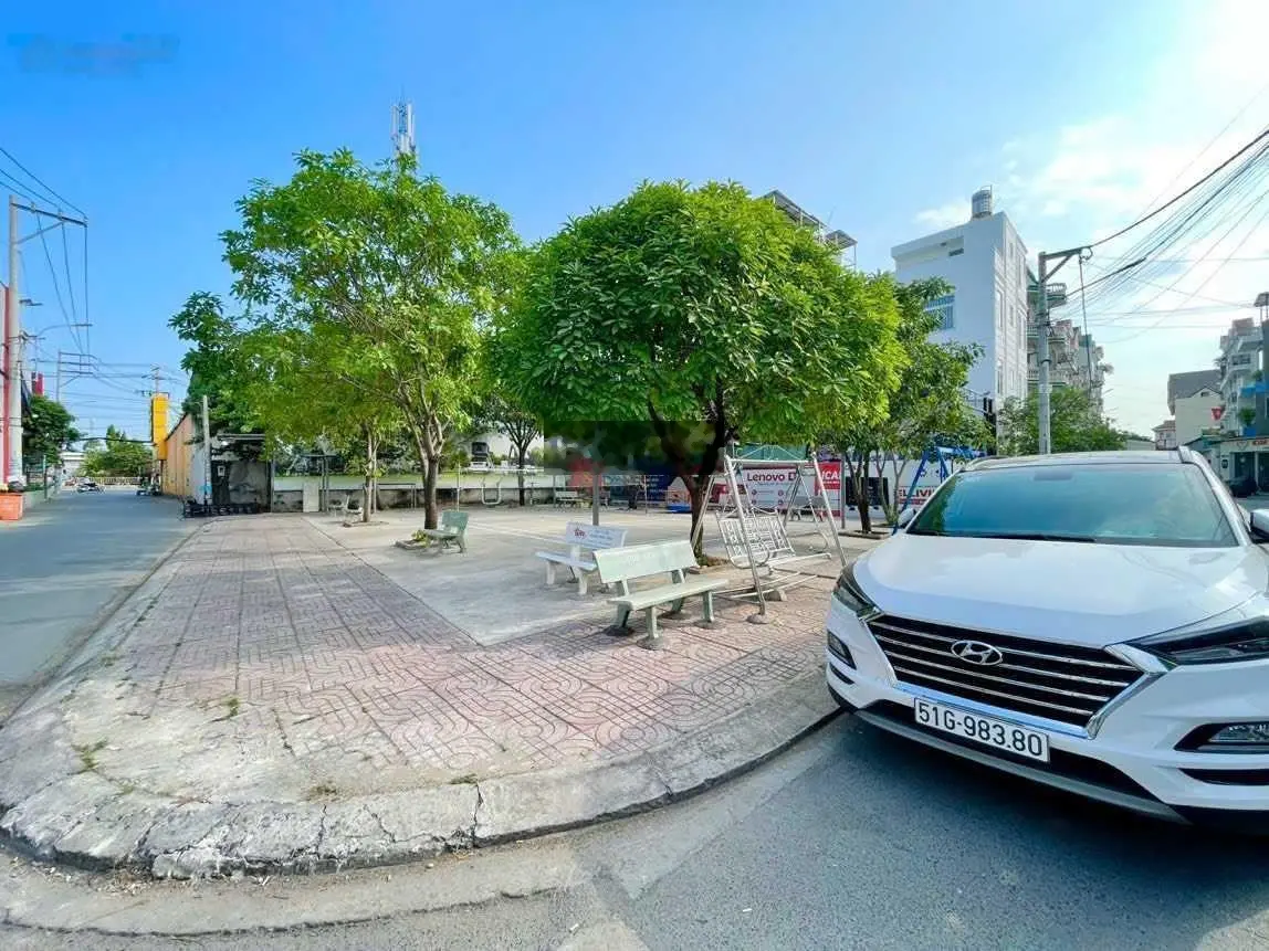 Bán căn nhà 4 lầu, kế bên Vạn Phúc City, hẻm nhựa xe tải, ~60m2, 4PN, 4WC, vừa ở vừa làm VP