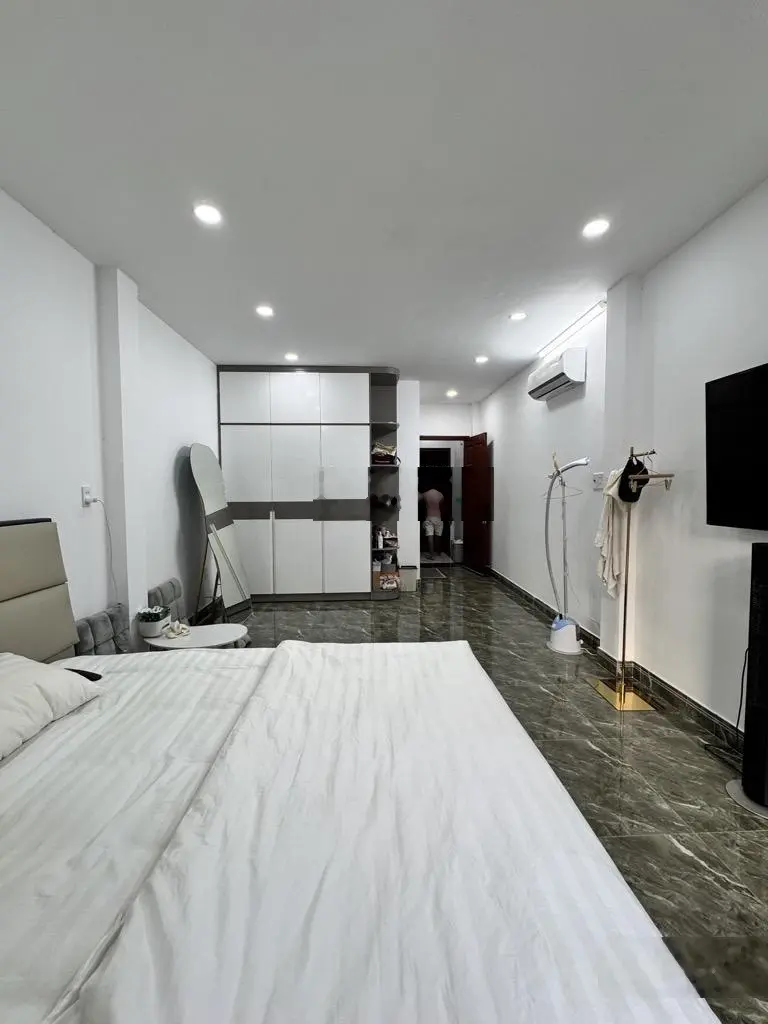 Bán nhà 5tầng gần đại học y dược 66m2 chỉ 13.4t