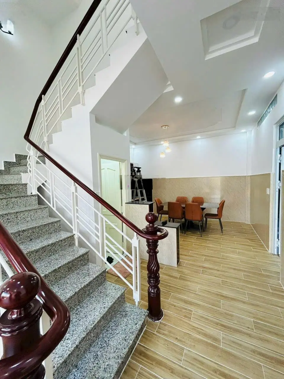 Bán nhà đẹp Phường 9 6,1x12m hẻm 4m xe hơi đậu trong nhà khu phân lô đồng bộ chỉ hơn 6 tỉ
