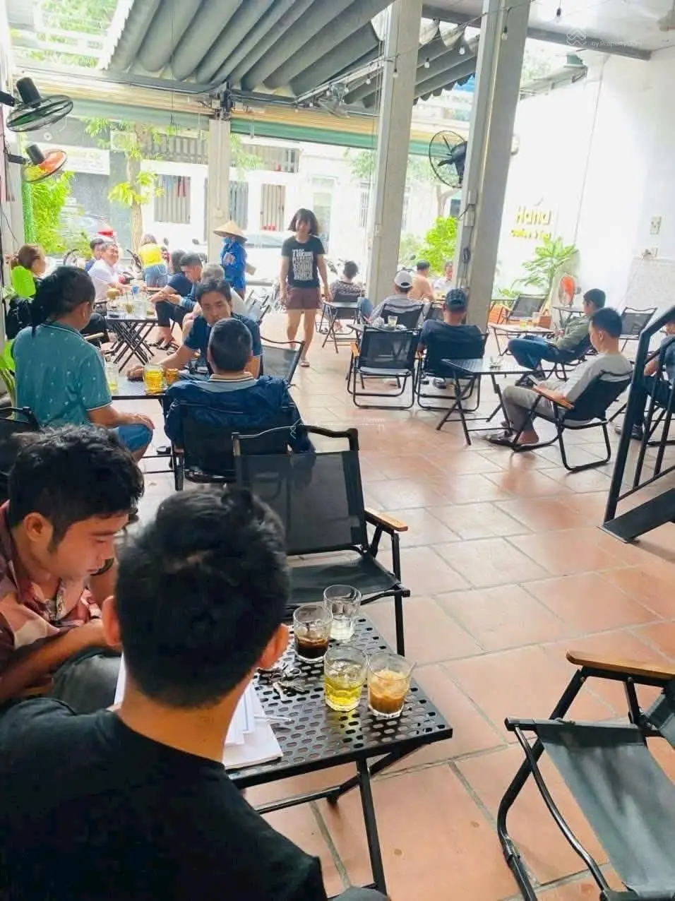 Gia đình tôi cần tiền bán nhanh trong 1 tuần quán Cf hiện đang có thu nhập tốt tại TP Dĩ An BD
