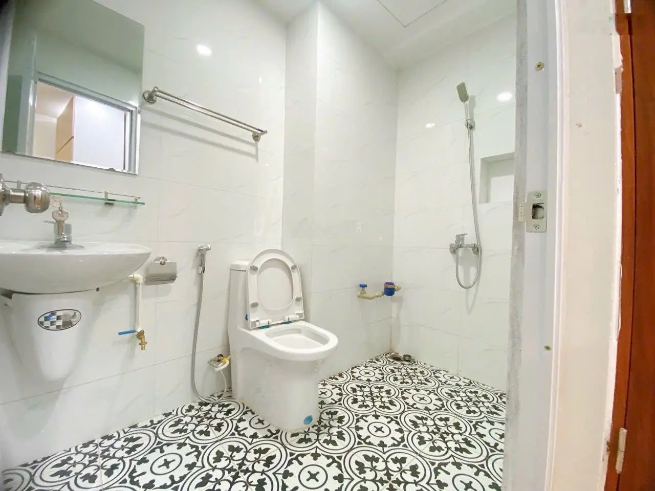 Bán nhà Nguyễn Trãi - Gần Royal City, Ngõ Nông Cực Hiếm - 53m² - Giá 8.4 Tỷ