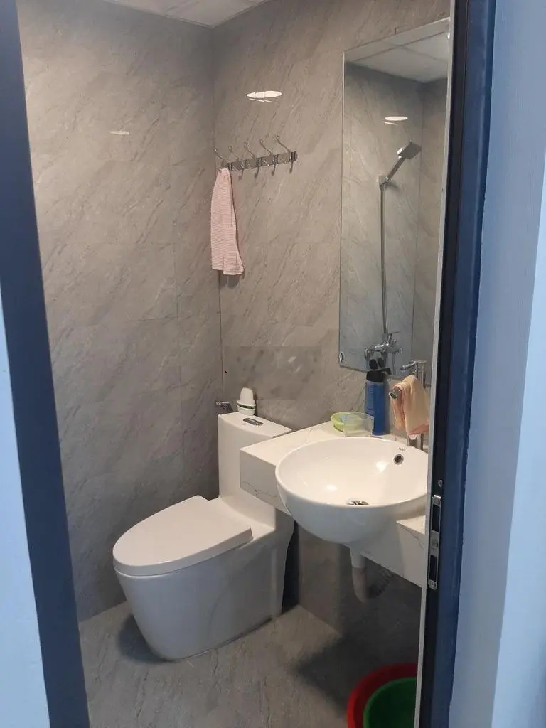 TÔI CHÍNH CHỦ CẦN BÁN GẤP CĂN HỘ 2PN, 2WC TẦNG THẤP TIỆN ĐI LẠI TẠI HH