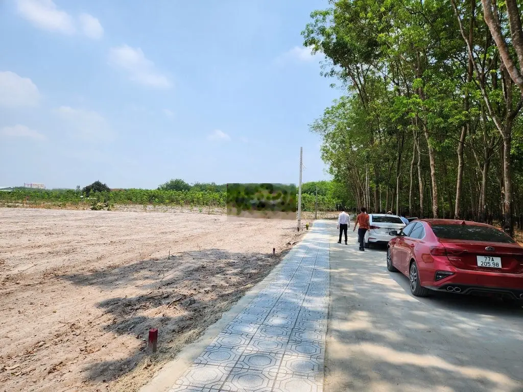 đất ngộp ngang lớn 63m có 100m2 thổ cư, đường bê tông 12m giá 560trđ