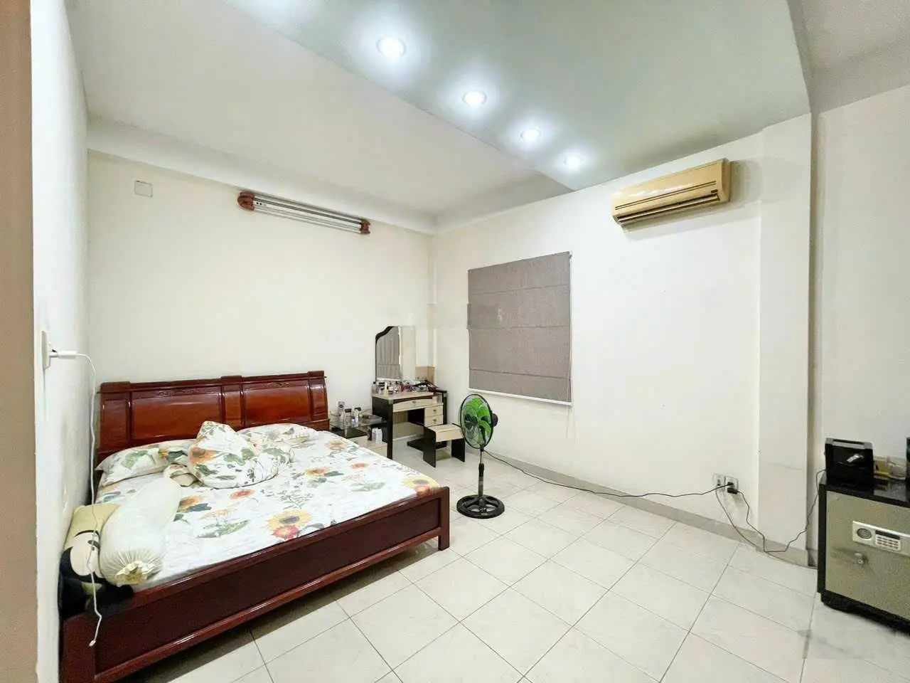 Cần tiền chủ cần bán gấp, nhà đường số 25, Gigamall, p. Hiệp Bình Chánh, Q. Thủ Đức