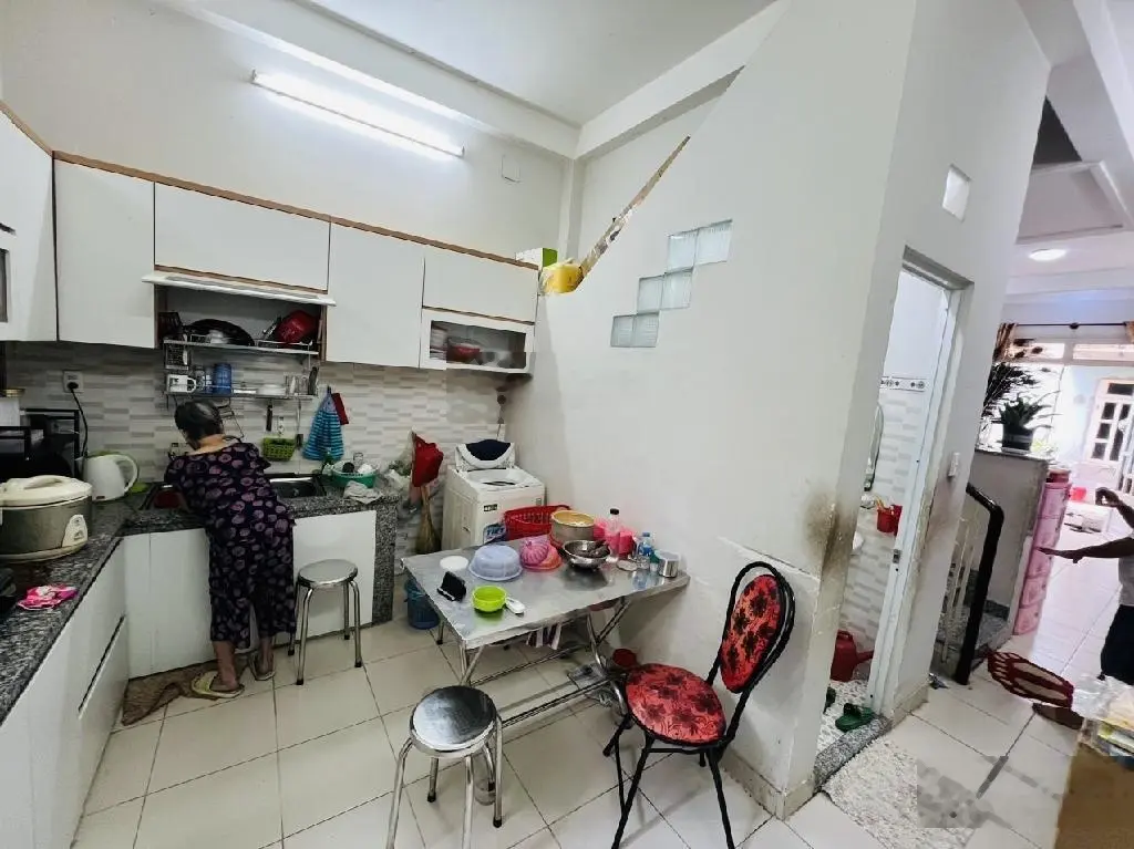 Bán nhà phường 4 quận 8 , gần tạ quang bửu , 4 x 12 , shr , hoàn công đủ , nhỉnh 3 tỷ