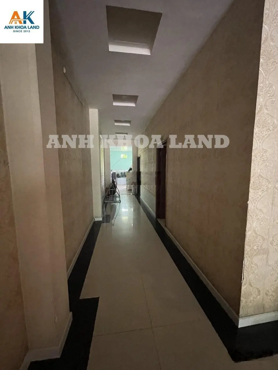 Bán khách sạn 16 phòng diện tích lớn, đang kinh doanh mặt tiền đường Nguyễn Duy Trinh, TP Thủ Đức