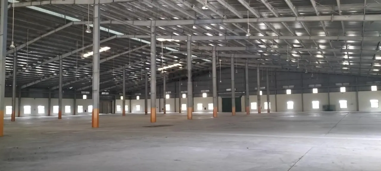 Bán nhà máy 28.000 m2, có sẵn xưởng cho thuê 450 triệu môt tháng, tại trung tâm Phú Xuyên, Hà Nội
