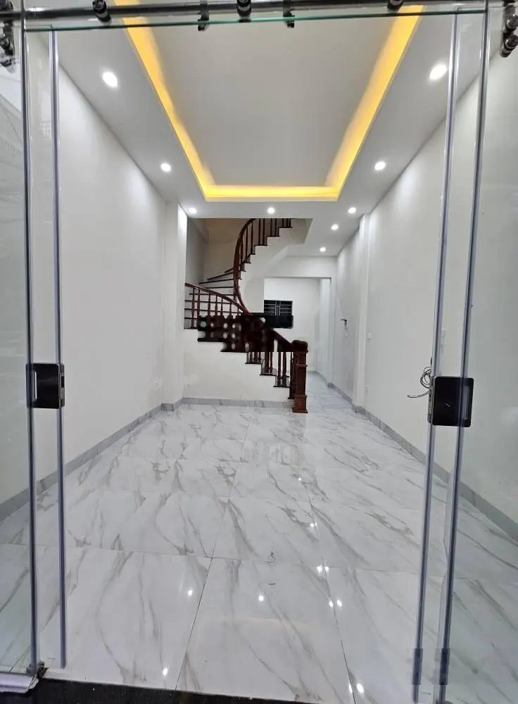 Siêu hot: Nhà mặt phố Phan Đình Giót 35m2, 3 tầng, mt 3,5m, ô tô tránh kinh doanh sầm uất 7,95 tỷ