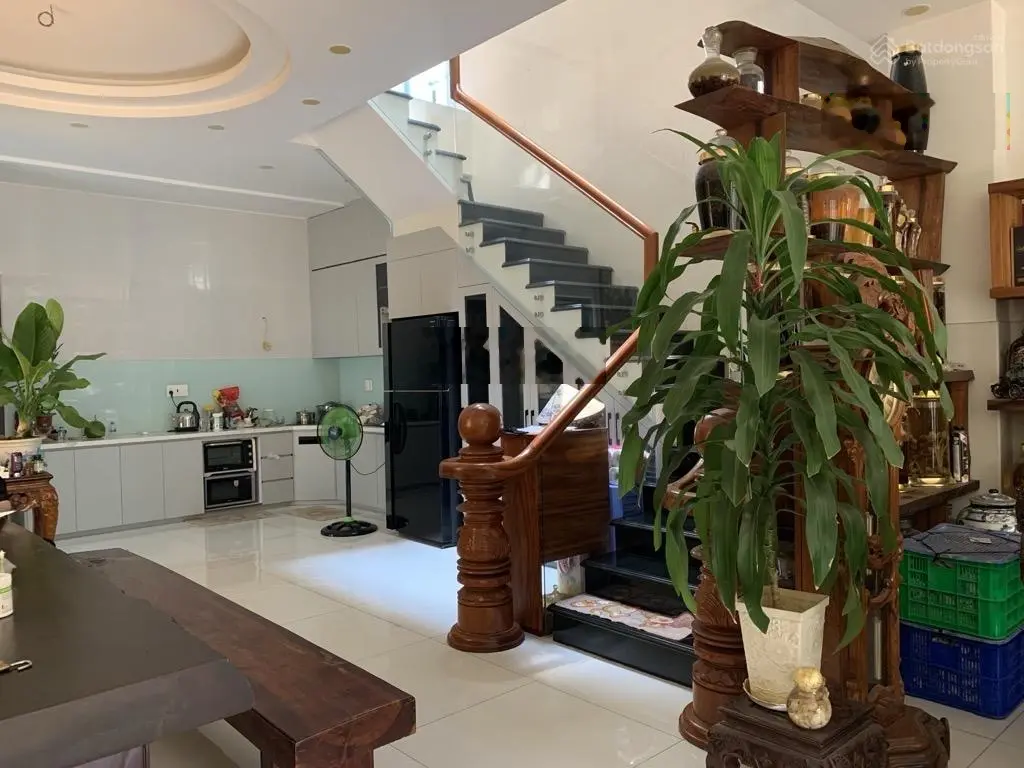 Nhà BTCT 284.1m² ngang 13,1m 4 tầng khu phân lô toàn nhà cao đẹp chủ tặng full nội thất như hình