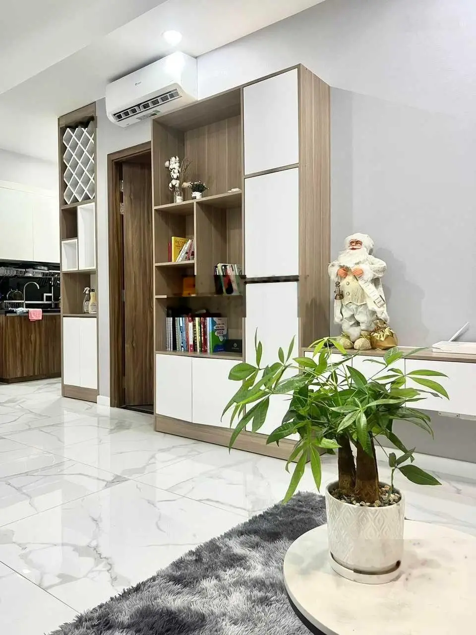 Bán nhanh CH Opal Boulevard 2pn2wc giá 2,55 tỷ. Dịch vụ 5 sao, nhiều tiện ích. Lh: 0969 790 ***