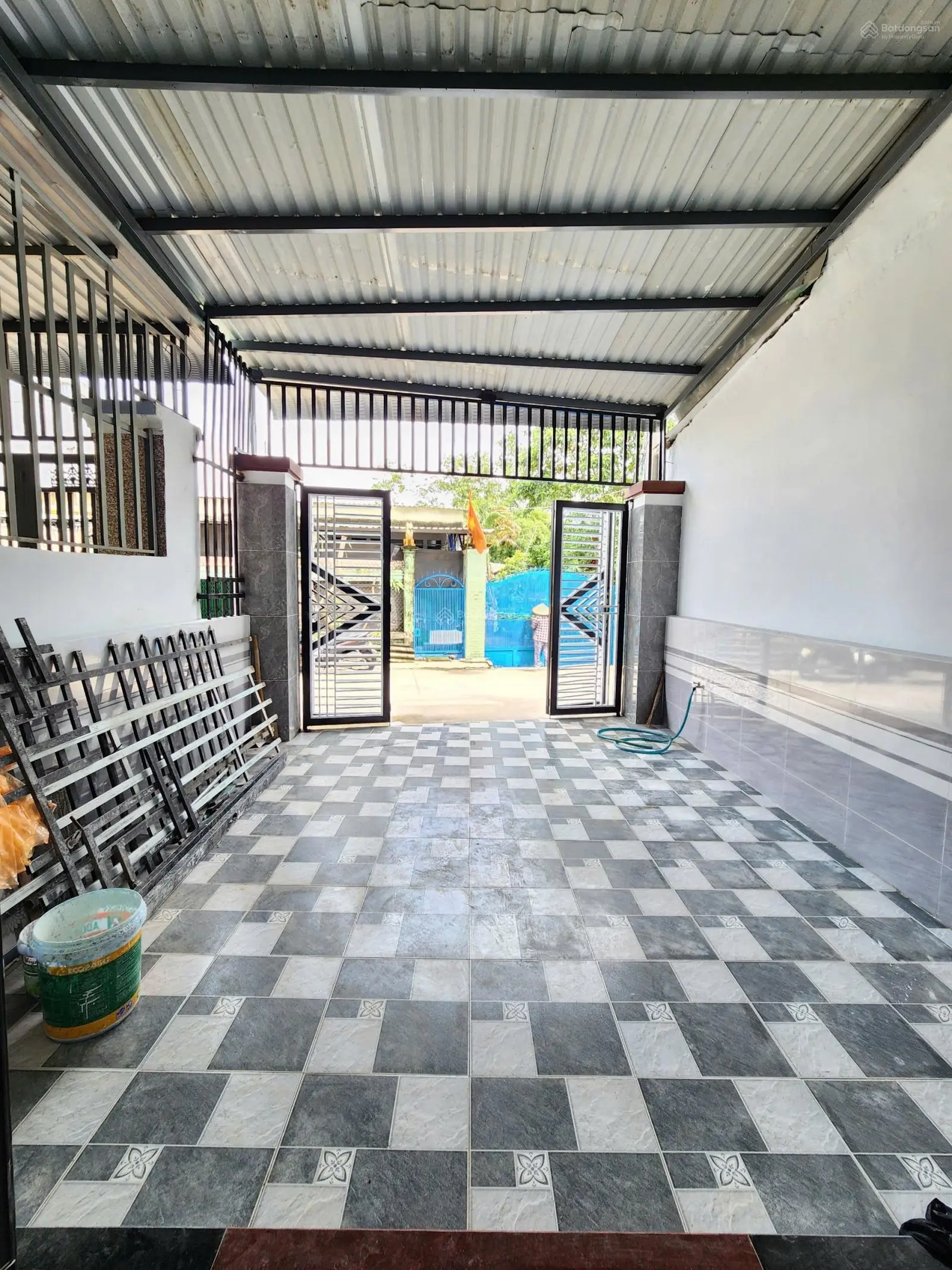 2,75 tỷ bán nhà MT kinh doanh 1 trệt 1 lầu gần ngã tư Miếu Ông Cù 500m, P. Bình Chuẩn, Tp. Thuận An