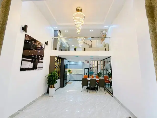 Siêu phẩm Láng - DT 57m2 - 5 tầng - MT 4.5m - 10 tỷ
