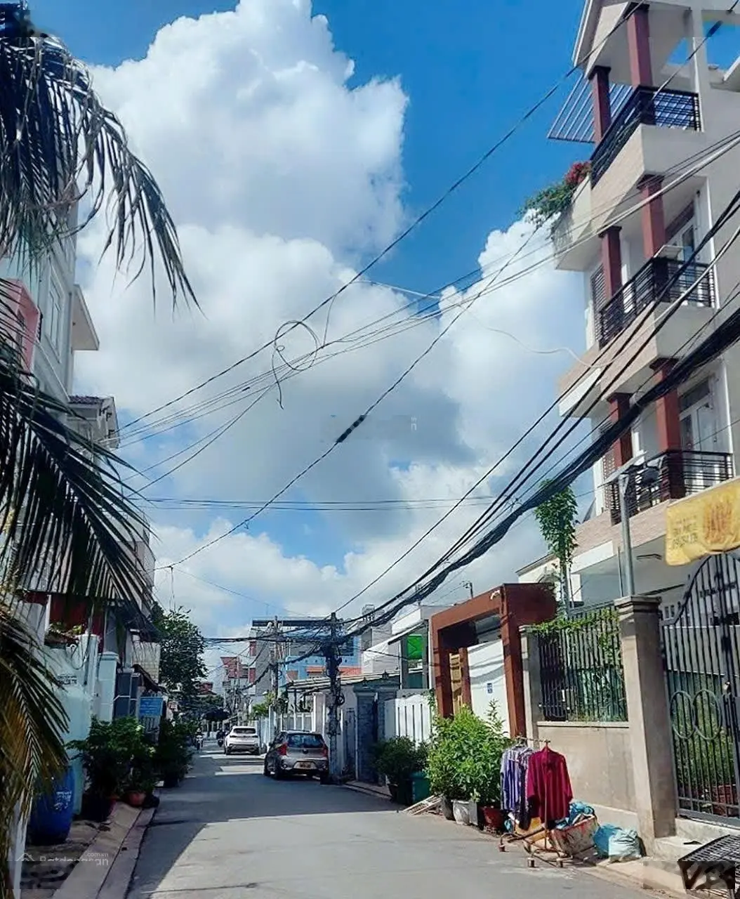 Nhà phố mặt tiền đường thông nhựa 8m khu dân cư Phú Thuận