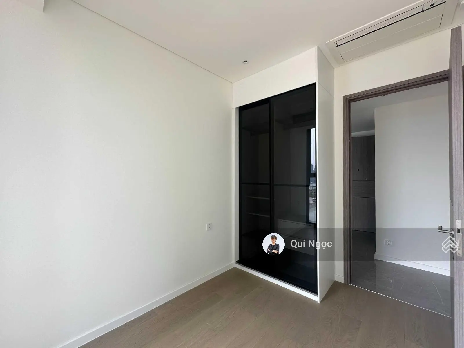 Metropole bán 3PN Opera thang máy riêng, view trực diện sông Q1