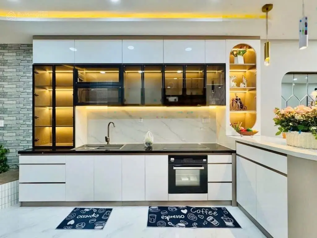Mua nhà đẹp đường Đào Tấn, Quận 5, DT 80m2, sổ hồng riêng