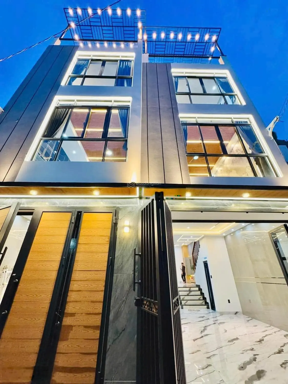 Nhà mặt tiền đường Phan Văn Trị, Phường 7, Quận 5. DT 60,2m2. Đang cho thuê 17tr/tháng