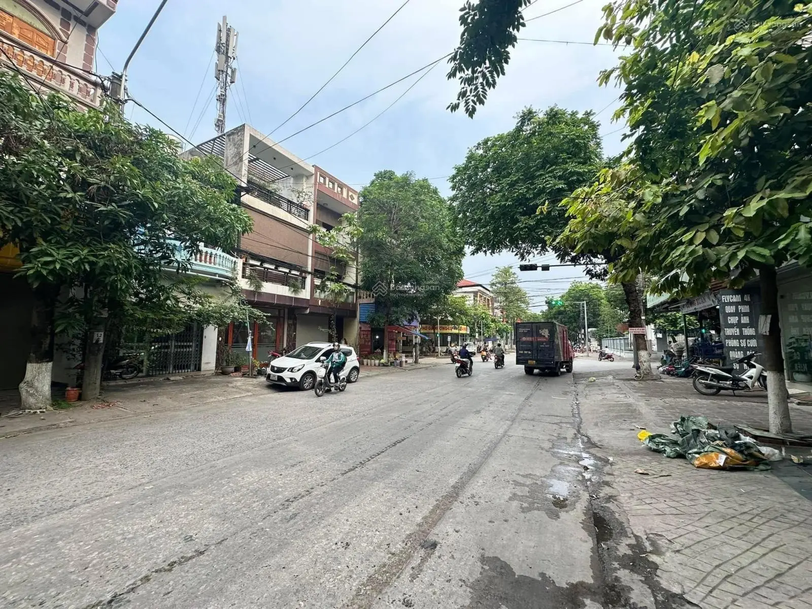 Bán nhà mặt phố Nhạc Sơn. Mặt tiền 6,5m. Trung tâm Tp Lào Cai