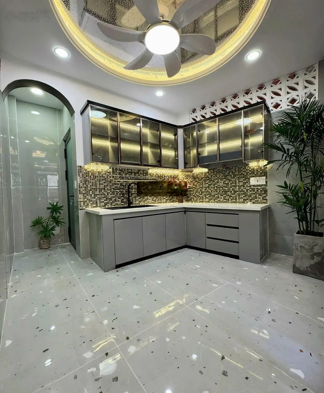 Nhà trống nhà đẹp đường Hậu Giang, 7x12m, 2 lầu sân thượng mới đẹp