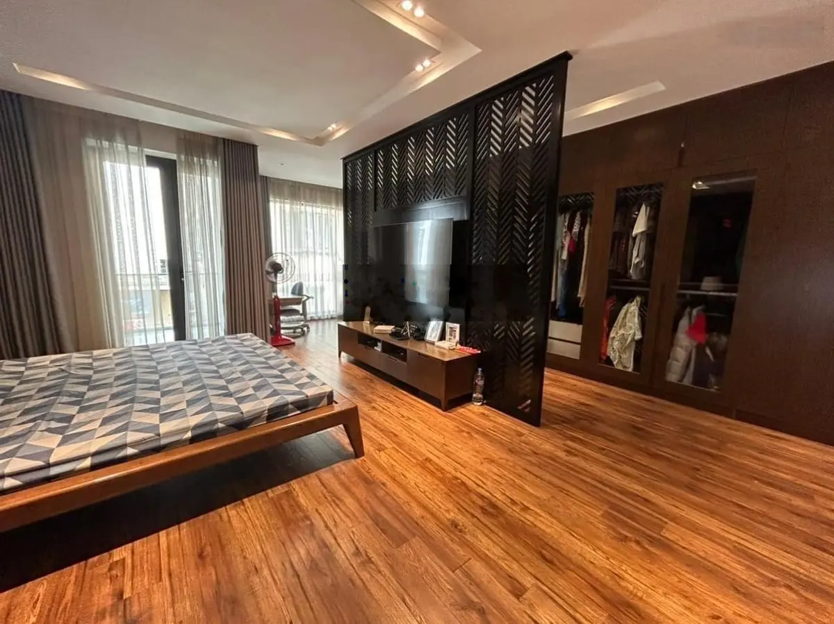 Bán hoa hậu phố Xã Đàn-Đống Đa kinh doanh sầm uất , đường ô tô dừng đỗ ngày đêm 50m2/5T/7mMT 17tỷ
