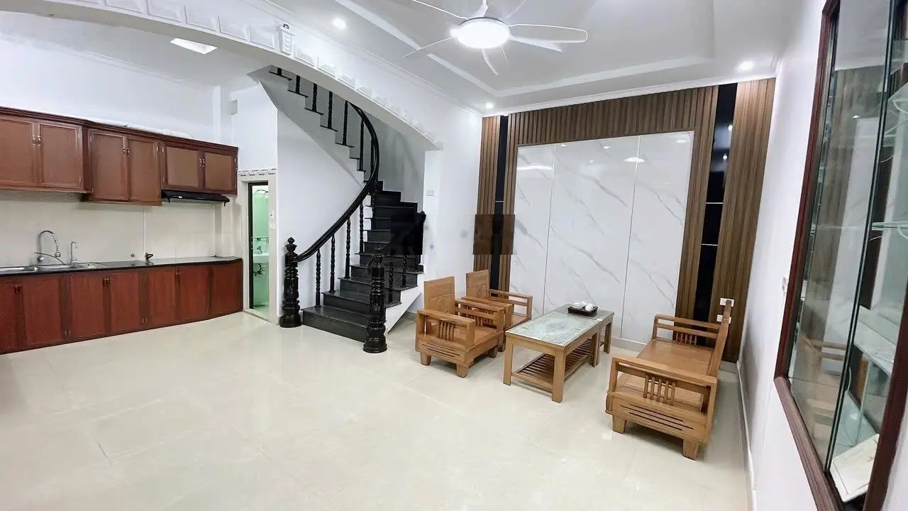 Bán nhà 3,5 tầng ngõ 250 Thiên Lôi sau 1 nhà mặt ngõ ô tô đỗ tận cổng