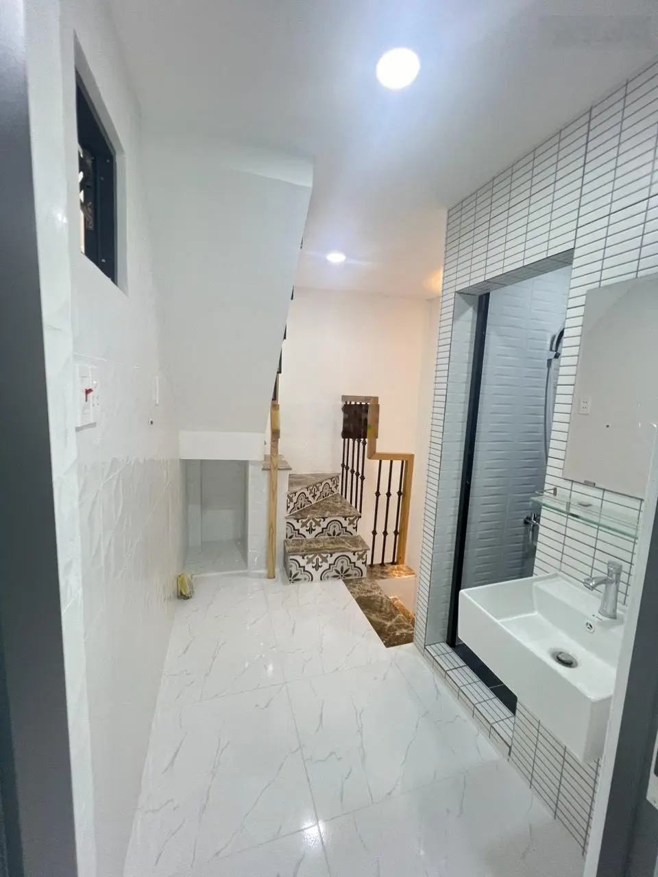Bán nhà mới 100% cực đẹp Trần Hưng Đạo, P5, Quận 5, hẻm 3m thông cách mặt tiền 20m, ngay trung tâm