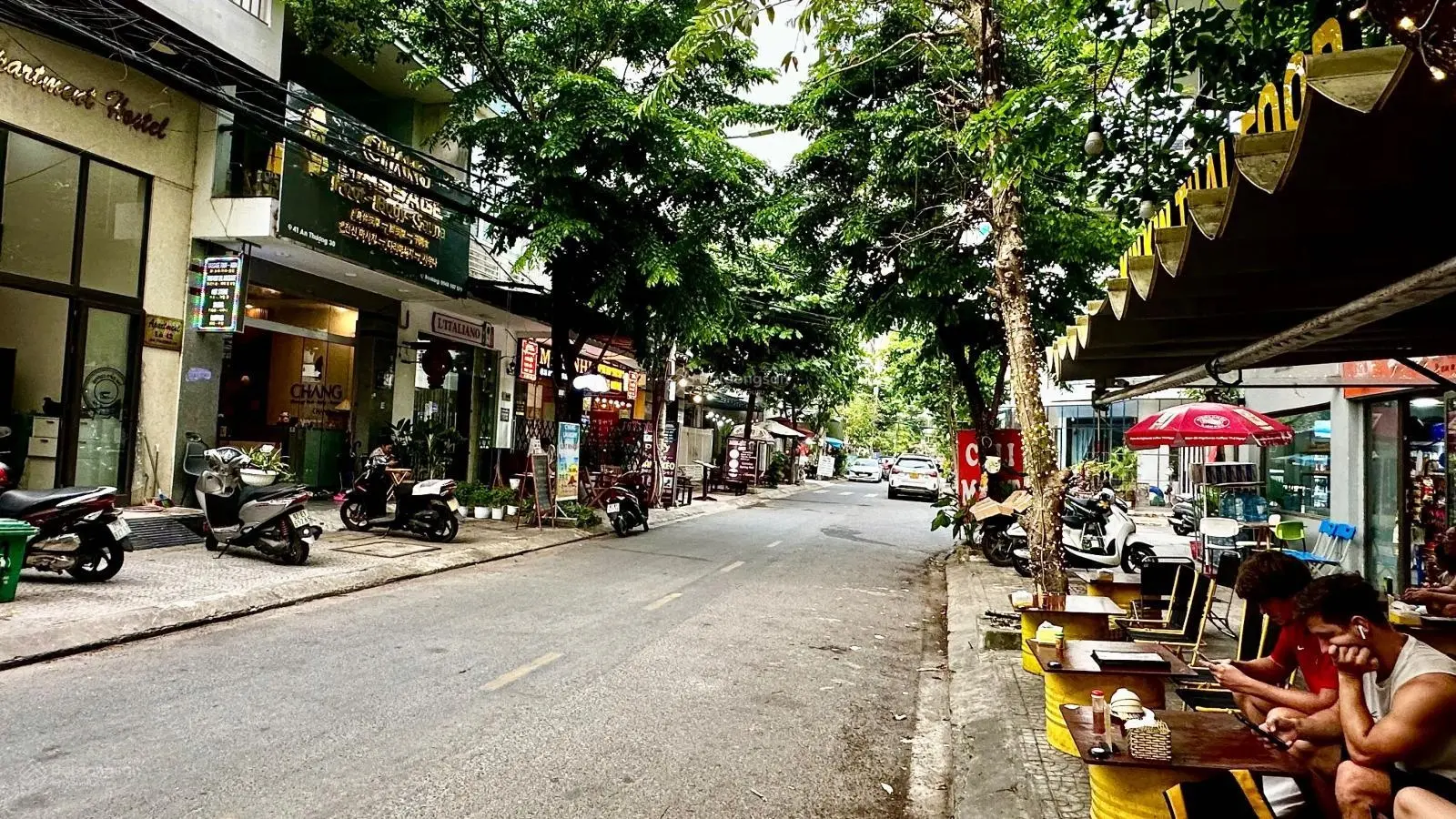 Tôi chính chủ bán đất đường 7.5m khu Phố Tây An Thượng 29. Diện tích: 80m2 ngang 5m. Giá 10tỷ500