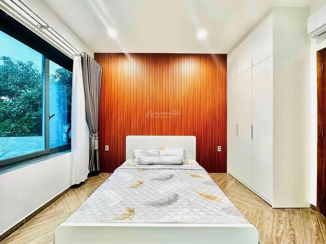 SẬP SÀN NHÀ ĐẸP CỨU CHỦ : MAI VĂN NGỌC P10 PHÚ NHUẬN DT 69M GIÁ 4TY170 CÓ HD CHO THUÊ 18TR / 1THANG