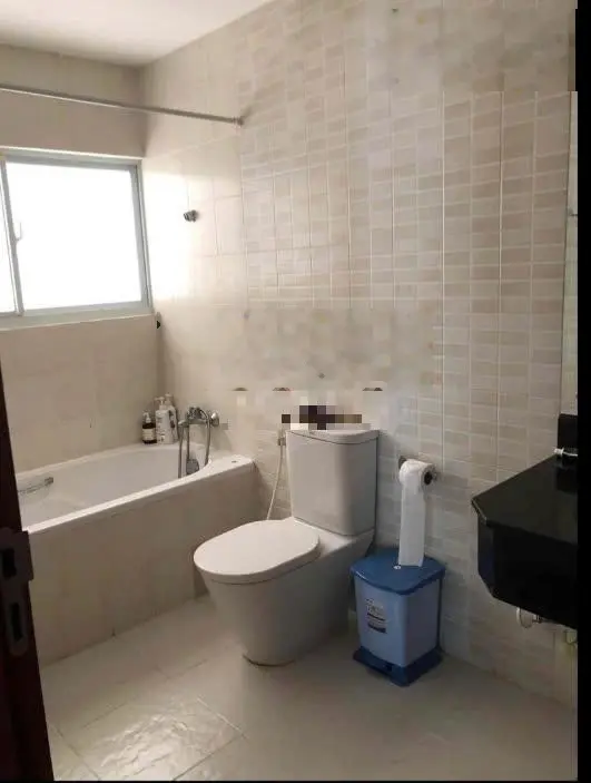 Bán căn hộ đường Tản Đà 164m2 (3PN 3WC). Giá 8 tỷ (có sổ). Trung tâm Quận 5