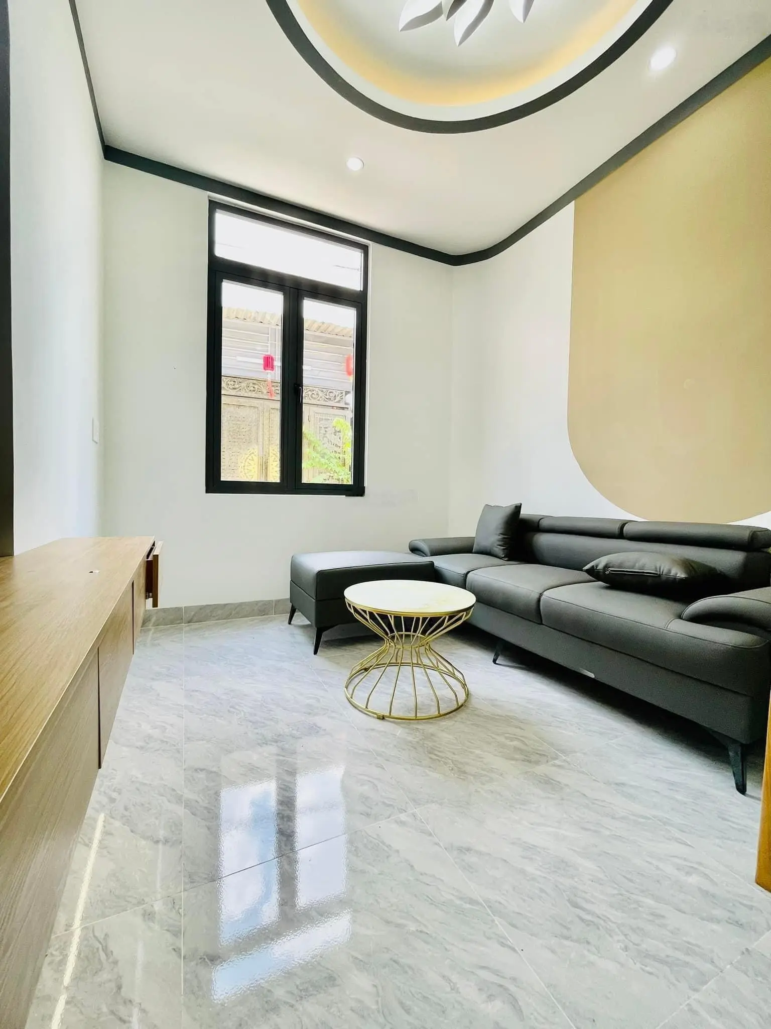 Bán nhà 1 trệt 2 lầu Thuận An 65m2 2ty5 Sổ sẵn LH 0901 890 *** em kha đi xem nhà thực tế ạ !