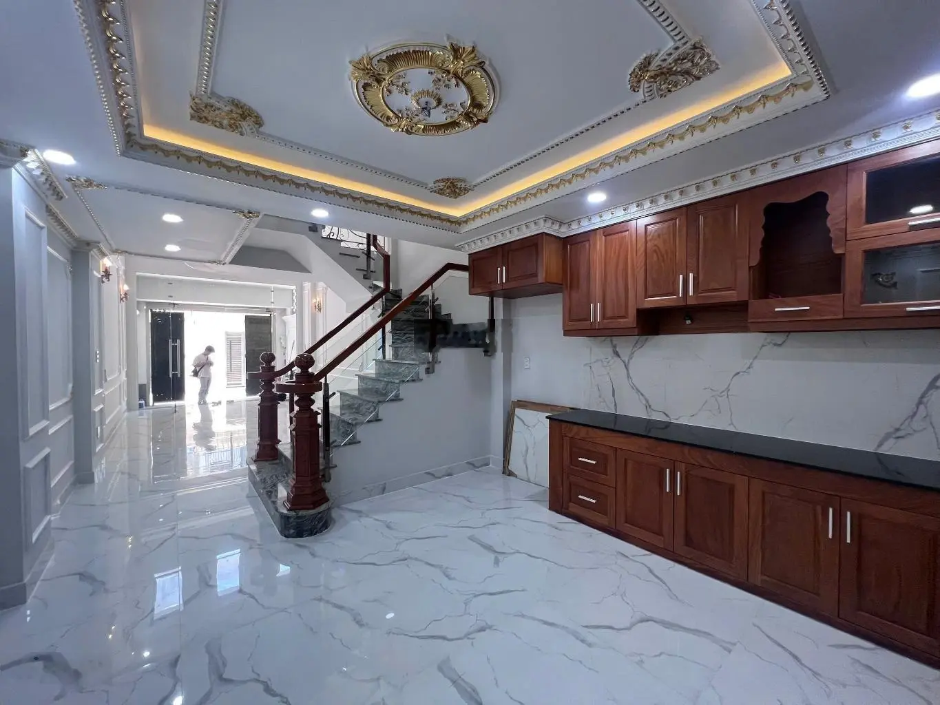 Bán nhà xinh - đẹp nhất xóm - dt 68m2 - 4tầng - 5wc - đ rộng 6 m gọi ngay để đi xem nhà.