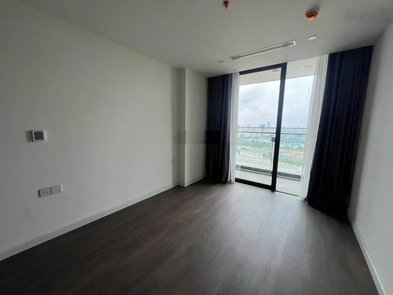 Bán căn hộ 3PN - 161m2 view Hồ Tây tại Sunshine Golden River, nội thất liền tường cao cấp. LH ngay!